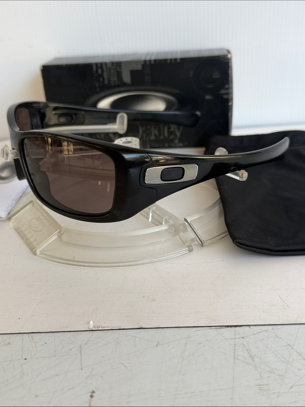 Oakley Limited Edition Bruce Irons Hijinx Sunglasses 03-590 Black Frame Grey Len - Picture 5 of 13